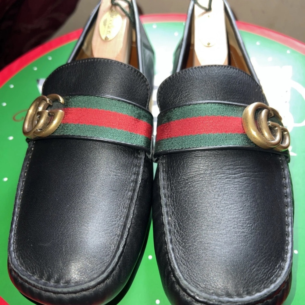 Gucci Black Leather Loafers with Gold Accent
